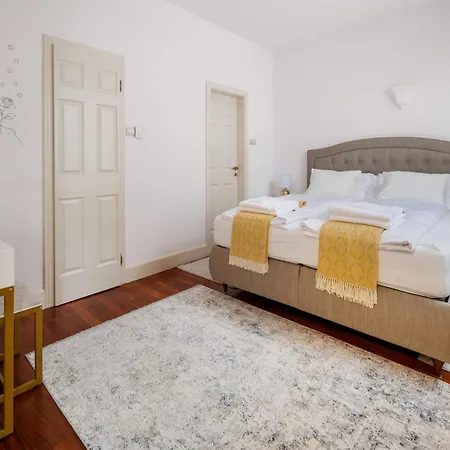 Willa Uhu 750 M2 -