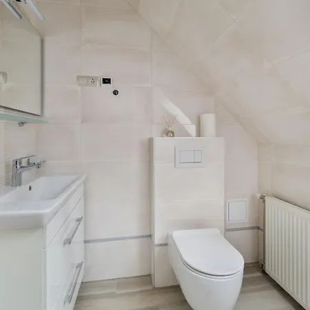 Uhu 750 M2 - Willa Budapeszt