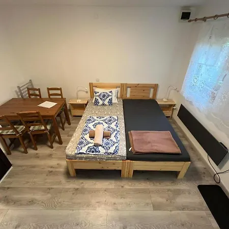 Ujkishaz - Apartment