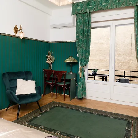 Black Baron Apartment