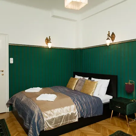 Apartment Black Baron