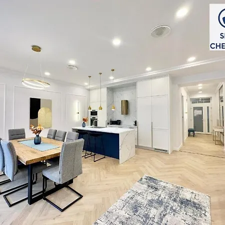 Buda Apartment *