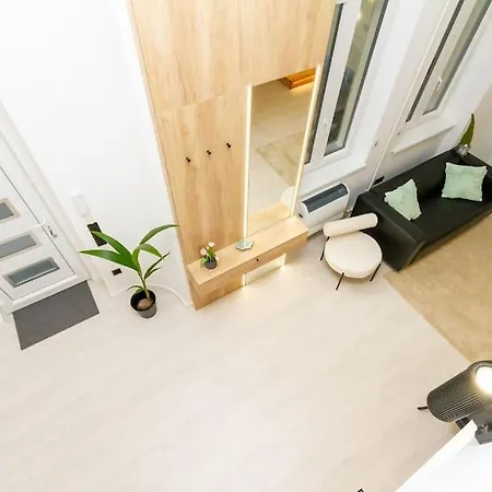 2 Bedroom W Ac Extravagant Gallery Loft By Newave Apartment *