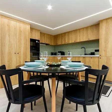 Apartment 2 Bedroom W Ac Extravagant Gallery Loft By Newave *