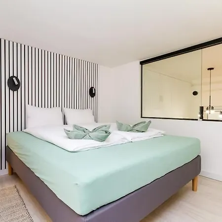 2 Bedroom W Ac Extravagant Gallery Loft By Newave Apartment Budapest