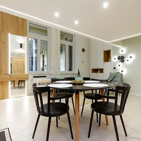 Apartment 2 Bedroom W Ac Extravagant Gallery Loft By Newave *