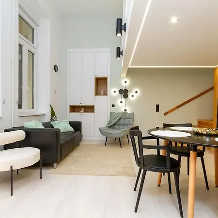 2 Bedroom W Ac Extravagant Gallery Loft By Newave Apartment Budapest