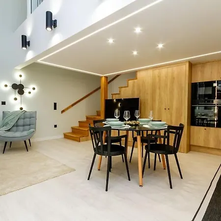Apartment 2 Bedroom W Ac Extravagant Gallery Loft By Newave