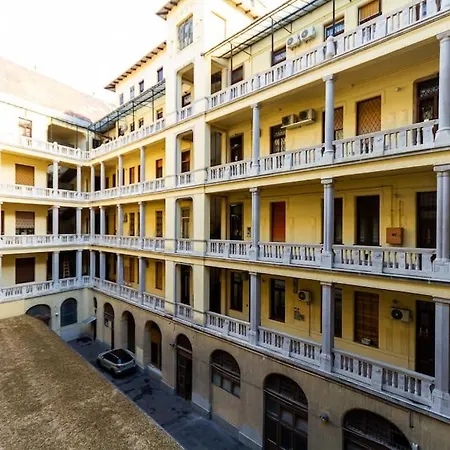 2 Bedroom W Ac Extravagant Gallery Loft By Newave Apartment Budapest