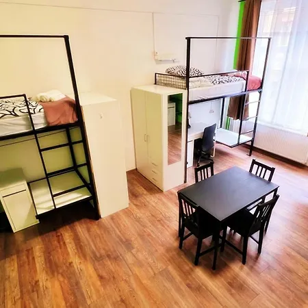 Hostel Bebudgetrooms *