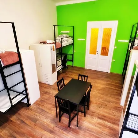Bebudgetrooms Hostel *