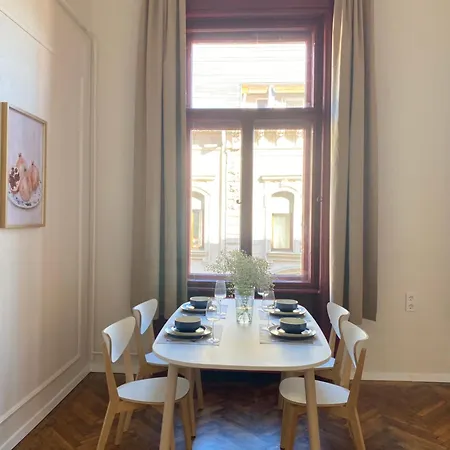 Apartment Pearl In Palace District *