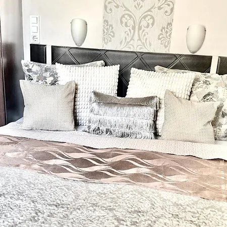 Vaci Corso Apartment