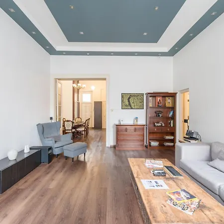 Apartment Venus - Broadway I