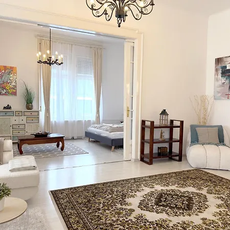 Elegant 125m2 In Center Of * Budapest