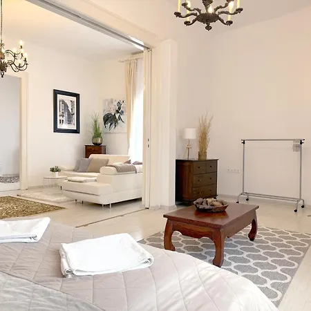 Apartment Elegant 125m2 In Center Of Budapest