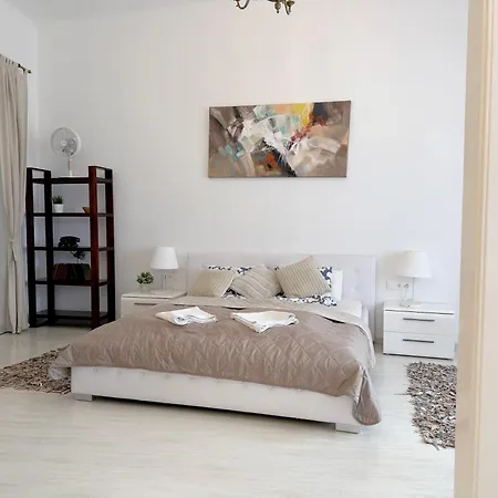 Elegant 125m2 In Center Of * בודפשט