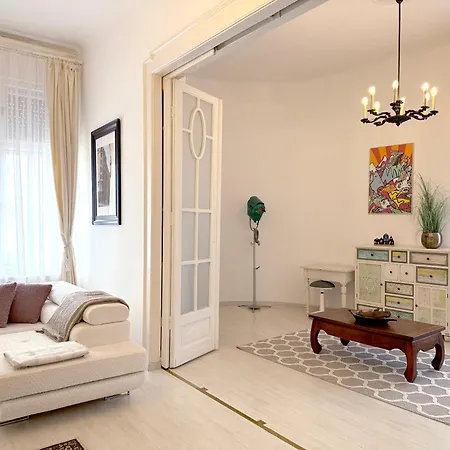 דירה Elegant 125m2 In Center Of *