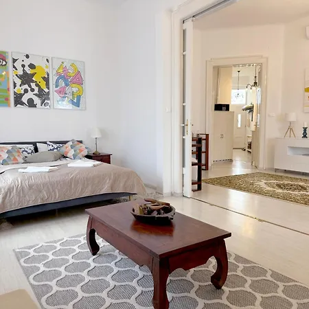 Elegant 125m2 In Center Of Apartment Budapest