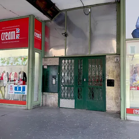 Elegant 125m2 In Center Of * בודפשט