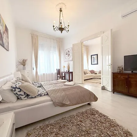 Elegant 125m2 In Center Of Apartment