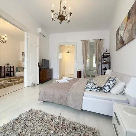 Elegant 125m2 In Center Of *