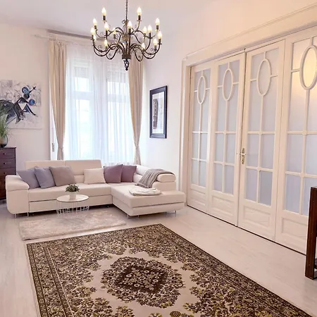 דירה Elegant 125m2 In Center Of בודפשט
