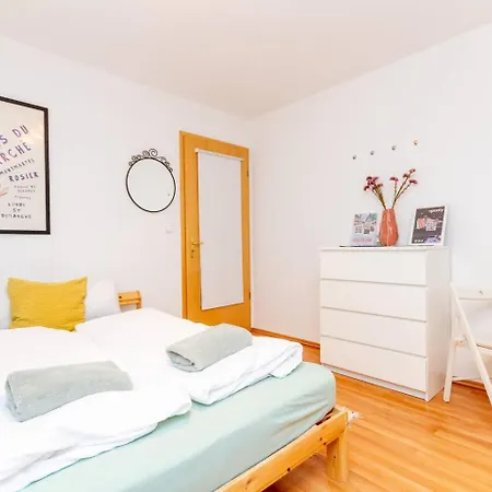 Apartment Diplomat Quarter 2 Bdr By Newave Budapest