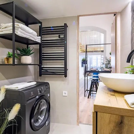 - Modern - Superb Style Apartment Budapest