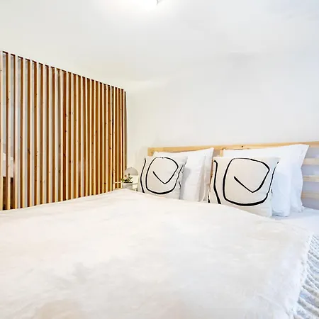 - Modern - Superb Style Apartment