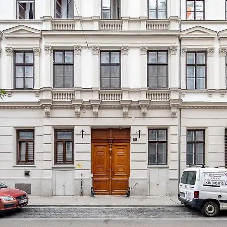 Charming Cozy Downtown Heaven For 2 Apartment *