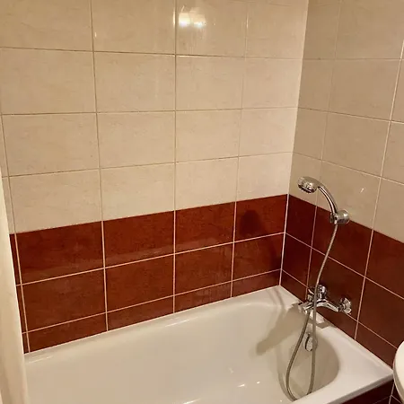 Roland Downtown - Garay Apartman