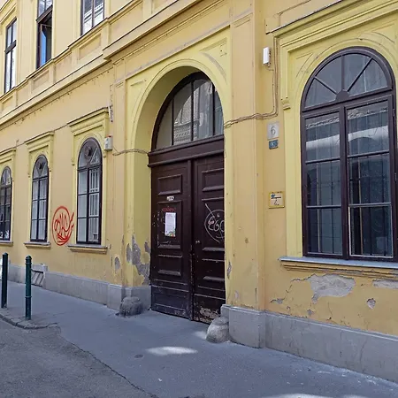 Hostel Operahouse Budapest