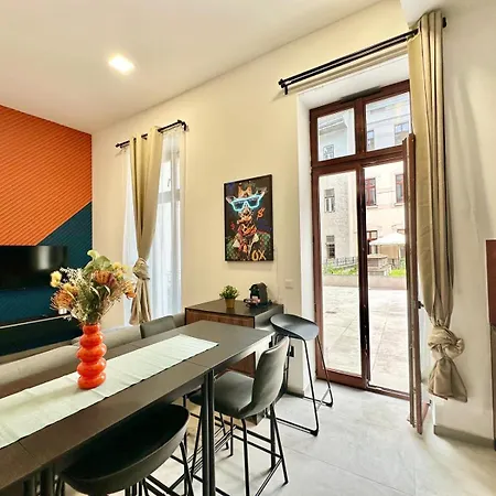 Apartment Gatsby Design By Chivi In Gozsdu #terasse #freeparking Budapest