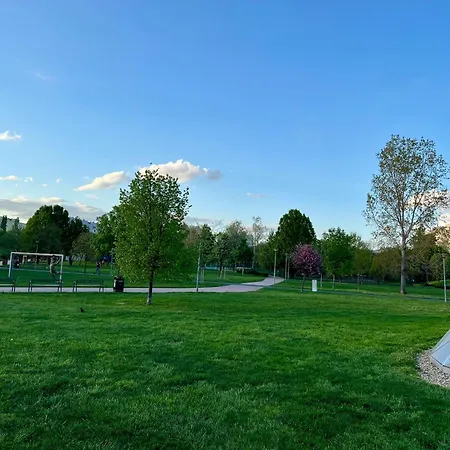 Park Apartment *