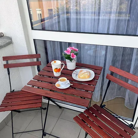 Botanic Nest - Free Parking Apartment