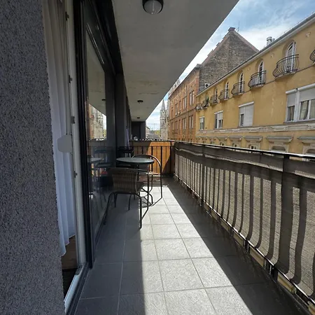 Vivid With Balcony * 부다페스트