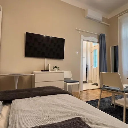 Csengery Apartment
