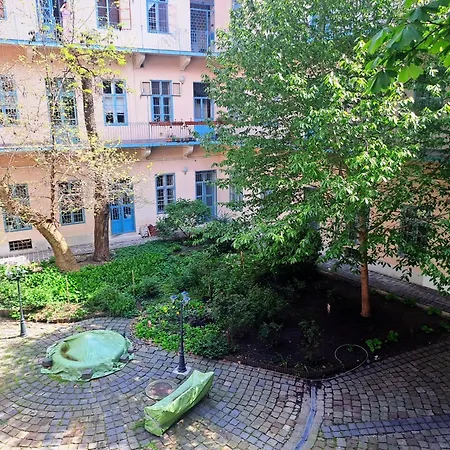 Cozy & Downtown Apartment Budapest