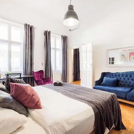 Apartment Wellness Penthouse Sauna & Jacuzzi-heart Of Budapest
