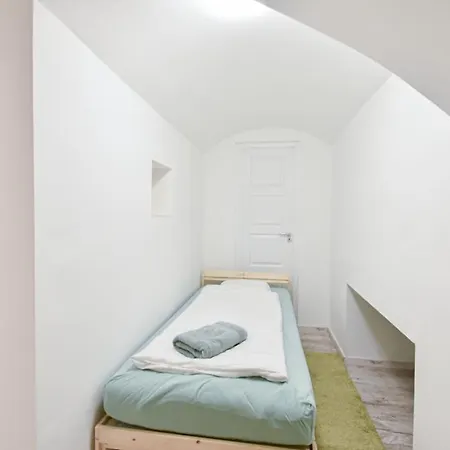 Apartment Madman's Labyrinth By Nw *