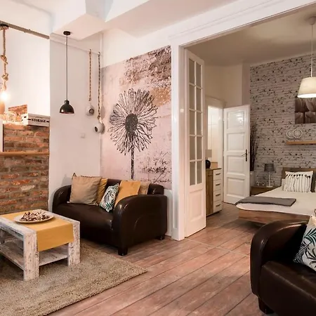 Vintage Style Flat In The Heart Of Buda Budapest