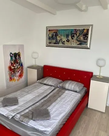 R77 Downtown - Penthouse *