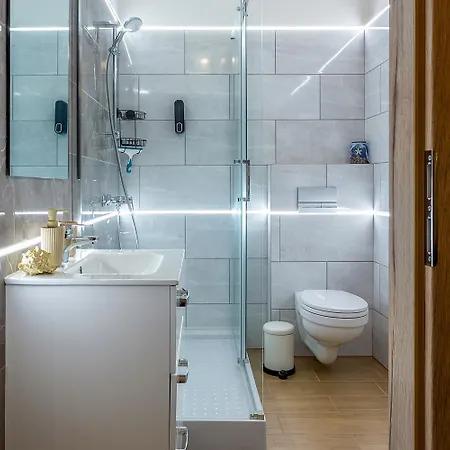 Goldcentral Danube Apartman