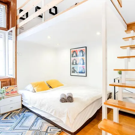 Apartment Mh008-secluded Spacious Oasis-best Location In Downtown *
