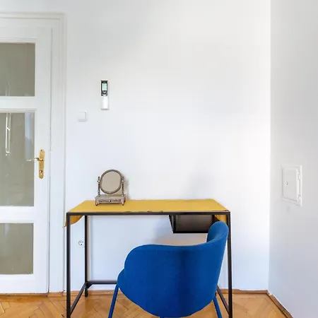 Museum Avenue 2-br Apartment