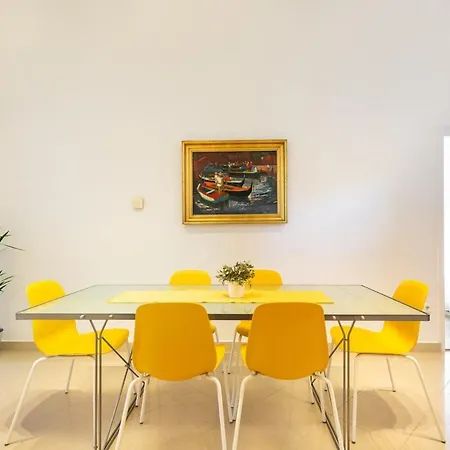 Museum Avenue 2-br Apartment *