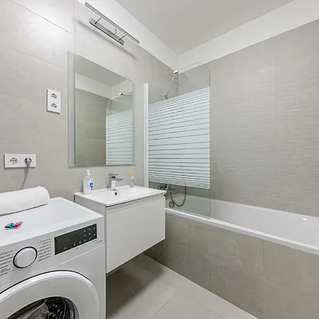 Zenit Sunrise Oasis With Terrace & Garage Parking * Budapest