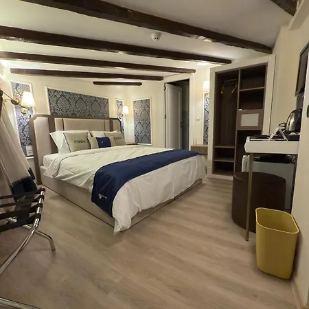 Oasis 4* Budapest