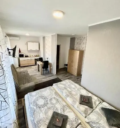 Mira Nest - Gasthof Budapest
